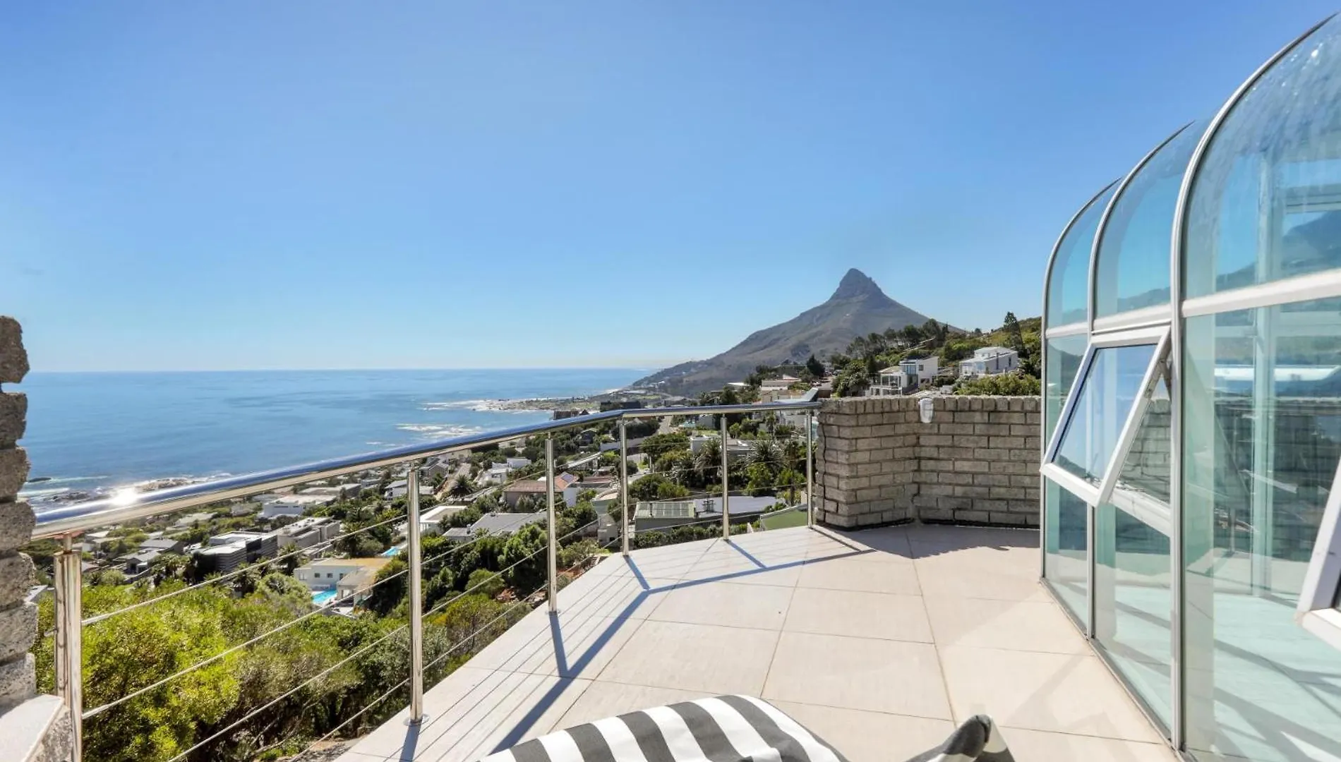 Callisto - Camps Bay Le Cap 0*,