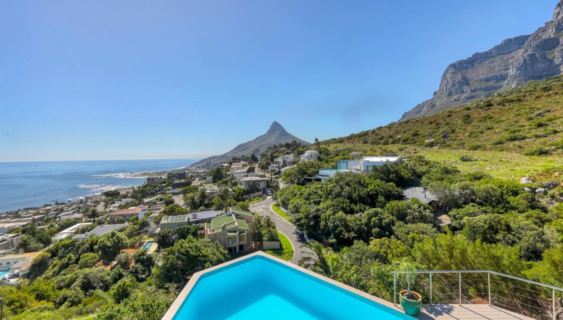 Callisto - Camps Bay Le Cap
